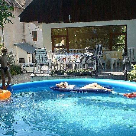 Guesthouse Stefi Rîşnov Exteriör bild